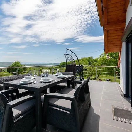 Kali Vineyard Estate Villa