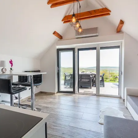 Kali Vineyard Estate Villa Köveskál