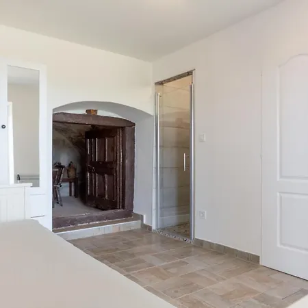 Kali Vineyard Estate *