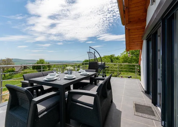 Kali Vineyard Estate Villa