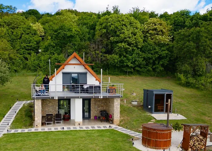 Káli Vineyard Estate Villa *